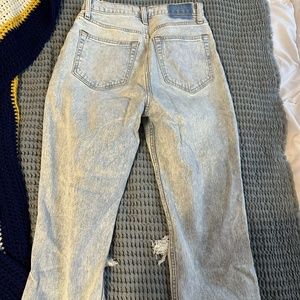 Abercrombie & Fitch Womens Ripped Jeans